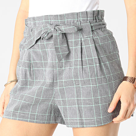 short-a-carreaux-femme-596tct.jpg